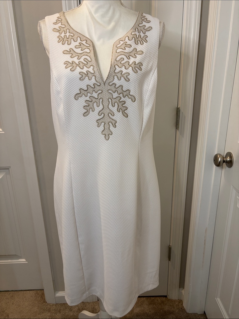 Pappagallo Amaya White Sleeveless Shift Dress with Gold Embroidered V-Neck NWT